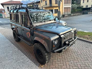 Defender td110 9 posti gancio traino iscritta asi