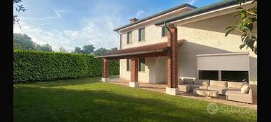 Porzione di Bifamiliare finiture di pregio