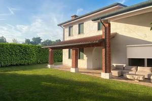 Porzione di Bifamiliare finiture di pregio