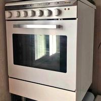 Cucina con forno (4 fuochi a gas)