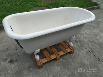 Vasca da bagno in ferro smaltata vintage