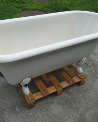 Vasca da bagno in ferro smaltata vintage