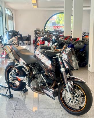 KTM 990 SUPER DUKE AKRAPOVIC