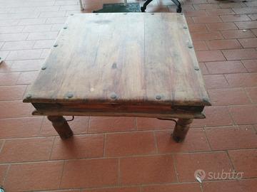 Tavolino in teak indiano