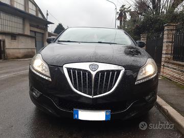 Lancia Delta - Eleganza e Spazio