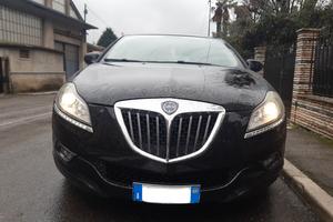 Lancia Delta - Eleganza e Spazio