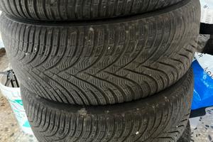 Pneumatici 235/45/17