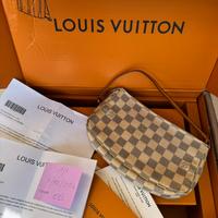 Pochette louis vuitton
