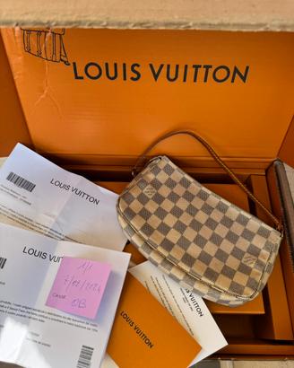 Pochette louis vuitton