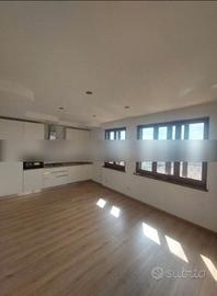 OTTAVIA QUADRILOCALE ARREDATO CON DOPPI SERVIZi