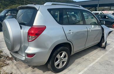 TOYOTA RAV 4 per ricambi usati