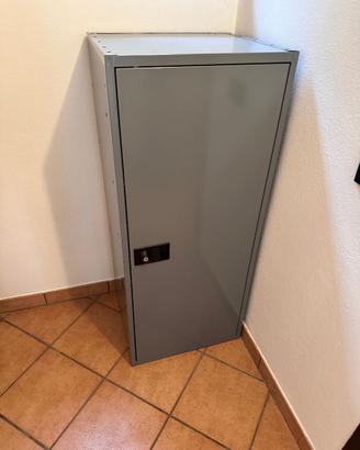 Armadio in metallo NUOVO con porta (varie misure)