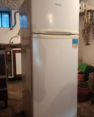 Frigorifero con congelatore libera installazione 