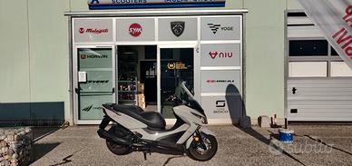 Kymco X-Town 300i .