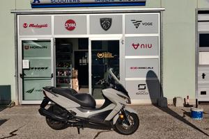 Kymco X-Town 300i .