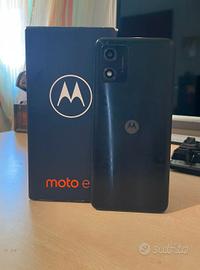 Motorola e13 2/64GB
