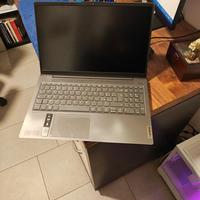 Portatile Lenovo 16" con Ryzen7