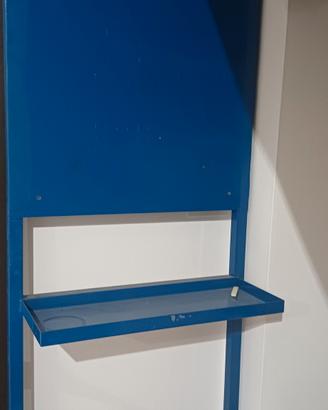 scaffale in acciaio blu