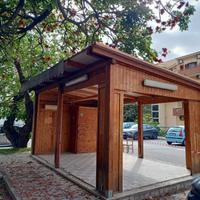 Struttura In Legno Lamellare Per Attività Commerc.