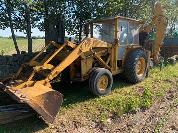 Terna Massey Ferguson e altra attrezzatura