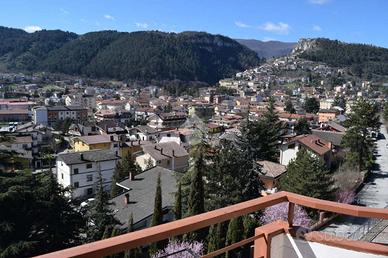 3 LOCALI A TAGLIACOZZO