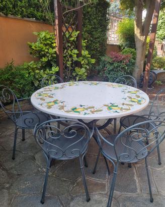Tavolo in ceramica da esterno