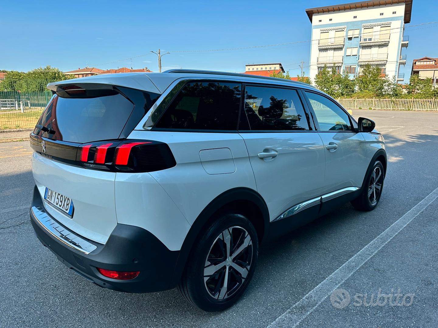 Peugeot 5008 2023 photo 3