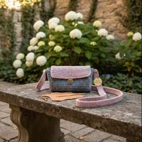 Borsa fatta a mano all'uncinetto in cordino 