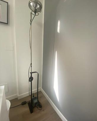 Lampada della Flos usata pocchissime volte