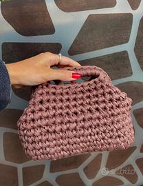 Clutch bag all’uncinetto