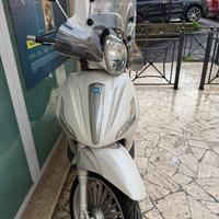 SCOOTER BEVERLY 300 ANNO 2016 _ EURO 4