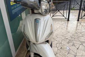 SCOOTER BEVERLY 300 ANNO 2016 _ EURO 4