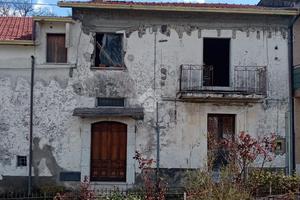 CASA INDIPENDENTE A ROCCABASCERANA