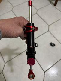 Ammortizzatore di sterzo