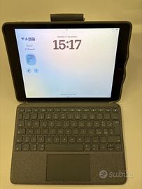 iPad con custodia Logitech