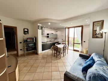 Accogliente Trilocale Semi-nuovo con Ascensore e G