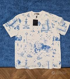 T-shirt in piquet di cotone con stampa azzurra