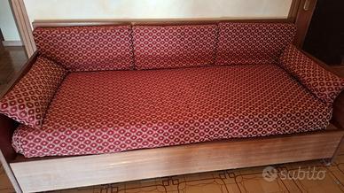 Divano in legno artigianale