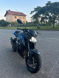 SUZUKI GSX-S 750 A2