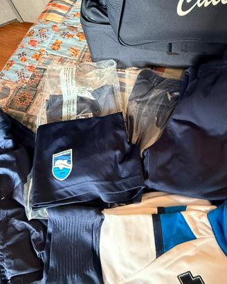 Kit completo di calcio  Pescara bambino 8/9 anni