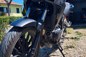 moto leggera e maneggevole 