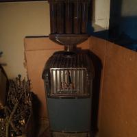 stufa a legna decisamente usata ma efficente 