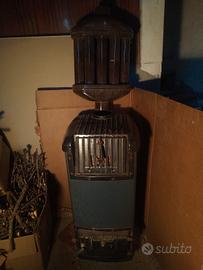 stufa a legna decisamente usata ma efficente 