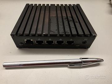 Mini Pc Senza ventole PfSense Firewall 4 Porte Gig