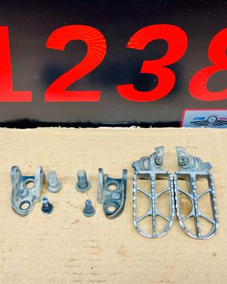 SUPPORTI PEDANE E PEDANE HONDA CRF 250 DAL 2014 AL