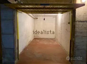 Box garage grande centrale Taino Varese privato