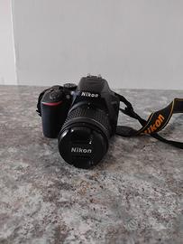 Nikon D3500 + Obiettivo + Custodia