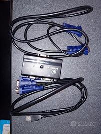 KVM switch, due PC con un monitor e un mouse
