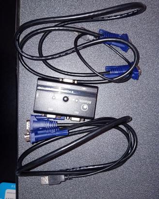KVM switch, due PC con un monitor e un mouse
