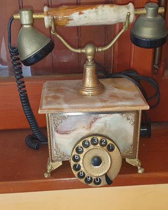Telefono antico in onice